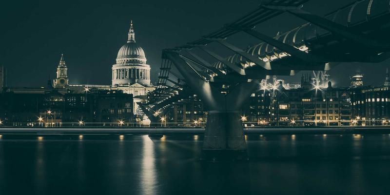 从少女漫到乙女游：女性向动漫文化的受众心理与社区生态深度解析