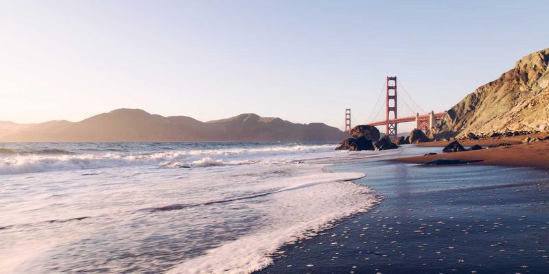 动漫摄影：如何通过镜头捕捉与二次创作，为动漫作品注入全新艺术生命力